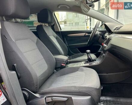 Черный Фольксваген Пассат, объемом двигателя 1.6 л и пробегом 283 тыс. км за 8700 $, фото 9 на Automoto.ua