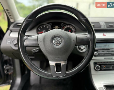 Черный Фольксваген Пассат, объемом двигателя 1.6 л и пробегом 221 тыс. км за 7550 $, фото 13 на Automoto.ua