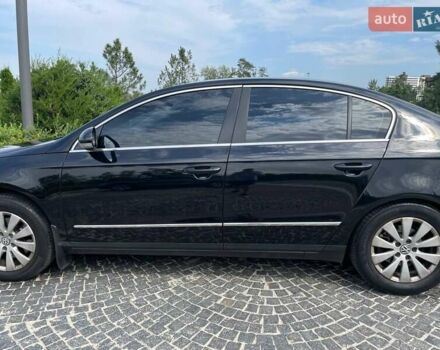 Черный Фольксваген Пассат, объемом двигателя 1.8 л и пробегом 180 тыс. км за 8200 $, фото 2 на Automoto.ua