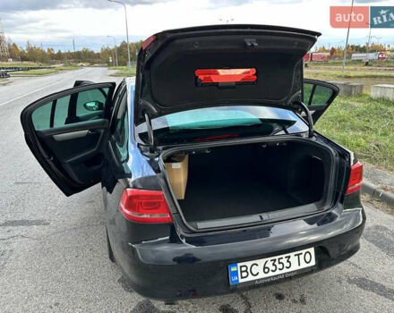 Черный Фольксваген Пассат, объемом двигателя 1.6 л и пробегом 248 тыс. км за 10000 $, фото 5 на Automoto.ua