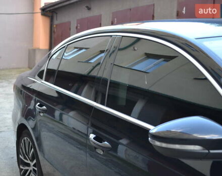 Черный Фольксваген Пассат, объемом двигателя 1.78 л и пробегом 236 тыс. км за 11000 $, фото 4 на Automoto.ua