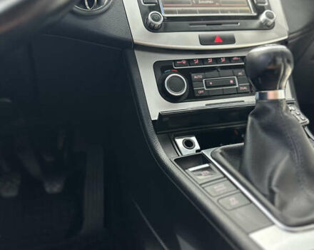 Черный Фольксваген Пассат, объемом двигателя 1.6 л и пробегом 293 тыс. км за 10150 $, фото 17 на Automoto.ua