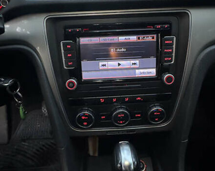 Черный Фольксваген Пассат, объемом двигателя 2.5 л и пробегом 210 тыс. км за 9699 $, фото 14 на Automoto.ua