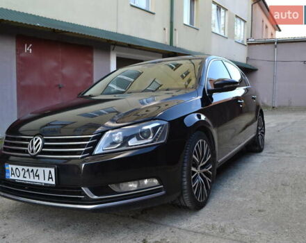 Черный Фольксваген Пассат, объемом двигателя 1.78 л и пробегом 236 тыс. км за 11000 $, фото 1 на Automoto.ua