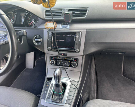 Черный Фольксваген Пассат, объемом двигателя 1.97 л и пробегом 312 тыс. км за 9500 $, фото 15 на Automoto.ua