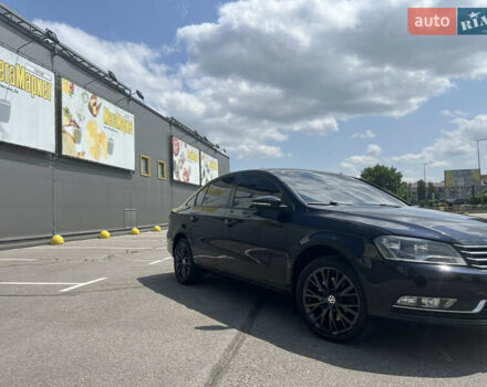 Черный Фольксваген Пассат, объемом двигателя 1.8 л и пробегом 202 тыс. км за 10500 $, фото 6 на Automoto.ua