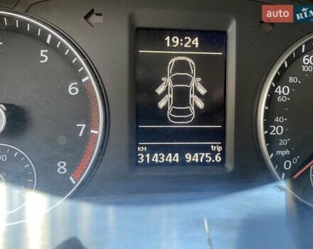 Черный Фольксваген Пассат, объемом двигателя 2.5 л и пробегом 314 тыс. км за 10000 $, фото 2 на Automoto.ua