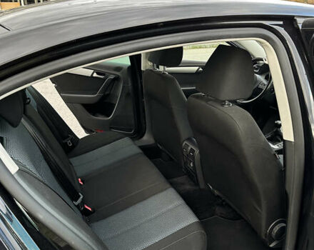 Черный Фольксваген Пассат, объемом двигателя 1.6 л и пробегом 248 тыс. км за 10000 $, фото 6 на Automoto.ua