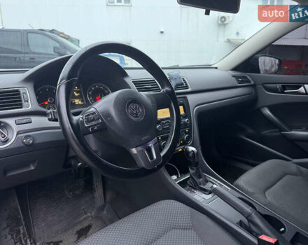 Черный Фольксваген Пассат, объемом двигателя 2.5 л и пробегом 247 тыс. км за 8800 $, фото 8 на Automoto.ua