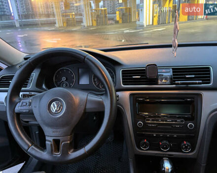 Черный Фольксваген Пассат, объемом двигателя 2.5 л и пробегом 302 тыс. км за 7700 $, фото 29 на Automoto.ua