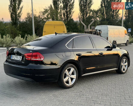 Фольксваген Пассат 2012 в Хмельницком на Automoto.ua Черный Фольксваген Пассат, объемом двигателя 2.48 л и пробегом 215 тыс. км за 10499 $, фото 5 на Automoto.ua