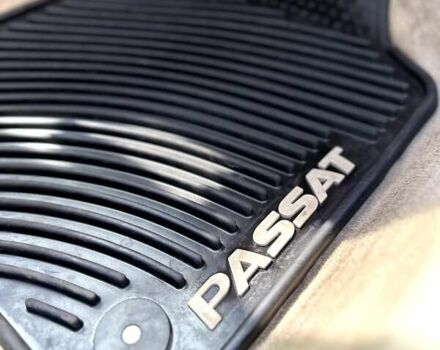 Черный Фольксваген Пассат, объемом двигателя 2.5 л и пробегом 240 тыс. км за 11400 $, фото 13 на Automoto.ua