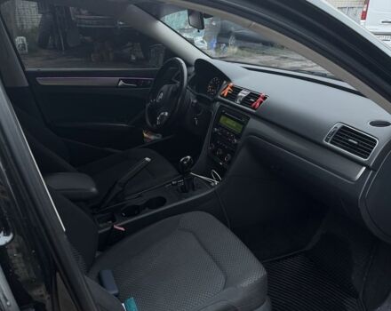 Черный Фольксваген Пассат, объемом двигателя 2.5 л и пробегом 180 тыс. км за 9600 $, фото 5 на Automoto.ua