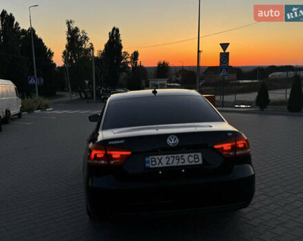 Фольксваген Пассат 2012 в Хмельницком на Automoto.ua Черный Фольксваген Пассат, объемом двигателя 2.48 л и пробегом 215 тыс. км за 10499 $, фото 9 на Automoto.ua