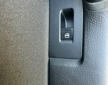 Черный Фольксваген Пассат, объемом двигателя 1.97 л и пробегом 228 тыс. км за 12000 $, фото 55 на Automoto.ua