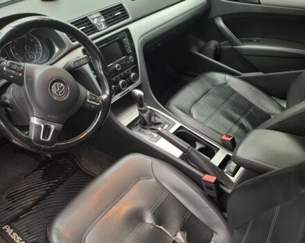 Черный Фольксваген Пассат, объемом двигателя 2.5 л и пробегом 219 тыс. км за 9500 $, фото 6 на Automoto.ua