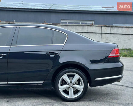 Черный Фольксваген Пассат, объемом двигателя 1.8 л и пробегом 169 тыс. км за 12999 $, фото 6 на Automoto.ua