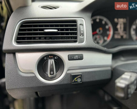 Черный Фольксваген Пассат, объемом двигателя 2.5 л и пробегом 270 тыс. км за 10000 $, фото 5 на Automoto.ua