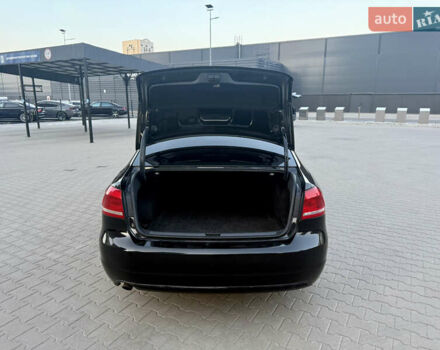 Черный Фольксваген Пассат, объемом двигателя 2.5 л и пробегом 247 тыс. км за 9200 $, фото 13 на Automoto.ua