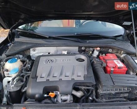 Черный Фольксваген Пассат, объемом двигателя 1.97 л и пробегом 193 тыс. км за 14500 $, фото 6 на Automoto.ua
