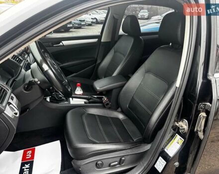 Черный Фольксваген Пассат, объемом двигателя 2.5 л и пробегом 246 тыс. км за 9690 $, фото 12 на Automoto.ua