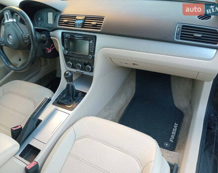 Черный Фольксваген Пассат, объемом двигателя 2.5 л и пробегом 222 тыс. км за 6999 $, фото 12 на Automoto.ua