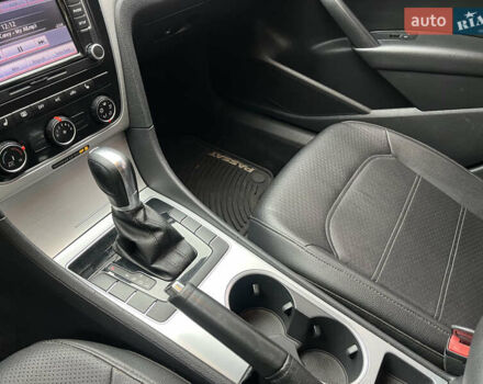 Чорний Фольксваген Пассат, об'ємом двигуна 2.5 л та пробігом 193 тис. км за 10500 $, фото 15 на Automoto.ua