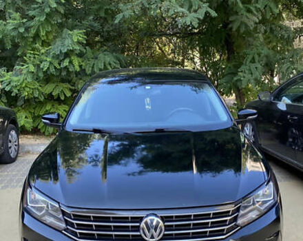 Черный Фольксваген Пассат, объемом двигателя 0 л и пробегом 300 тыс. км за 10500 $, фото 1 на Automoto.ua