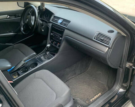 Чорний Фольксваген Пассат, об'ємом двигуна 2.48 л та пробігом 180 тис. км за 9000 $, фото 5 на Automoto.ua