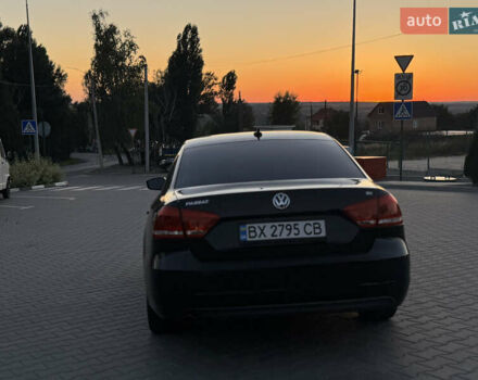Фольксваген Пассат 2012 в Хмельницком на Automoto.ua Черный Фольксваген Пассат, объемом двигателя 2.48 л и пробегом 215 тыс. км за 10499 $, фото 4 на Automoto.ua