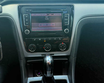 Черный Фольксваген Пассат, объемом двигателя 2.5 л и пробегом 215 тыс. км за 10500 $, фото 9 на Automoto.ua