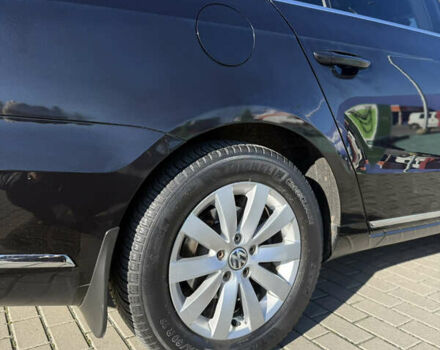 Чорний Фольксваген Пассат, об'ємом двигуна 2 л та пробігом 272 тис. км за 12999 $, фото 7 на Automoto.ua