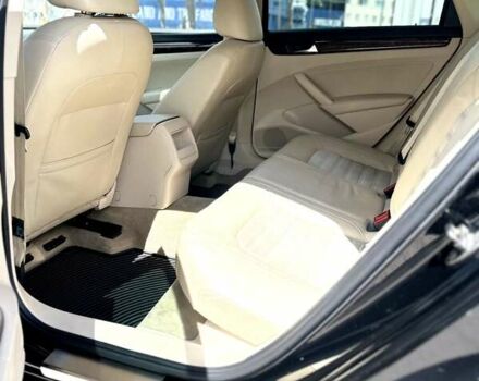 Черный Фольксваген Пассат, объемом двигателя 2.5 л и пробегом 240 тыс. км за 11400 $, фото 11 на Automoto.ua