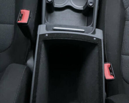 Черный Фольксваген Пассат, объемом двигателя 1.6 л и пробегом 208 тыс. км за 10900 $, фото 38 на Automoto.ua