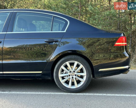 Черный Фольксваген Пассат, объемом двигателя 1.97 л и пробегом 267 тыс. км за 12299 $, фото 27 на Automoto.ua