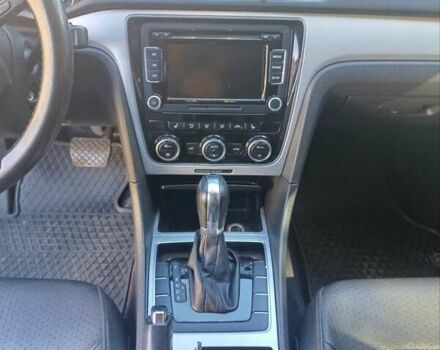 Черный Фольксваген Пассат, объемом двигателя 2.5 л и пробегом 193 тыс. км за 10400 $, фото 4 на Automoto.ua