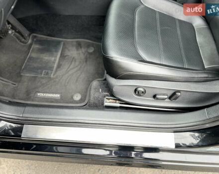 Черный Фольксваген Пассат, объемом двигателя 2.5 л и пробегом 270 тыс. км за 10000 $, фото 7 на Automoto.ua