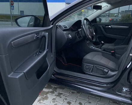 Черный Фольксваген Пассат, объемом двигателя 1.6 л и пробегом 208 тыс. км за 10900 $, фото 20 на Automoto.ua