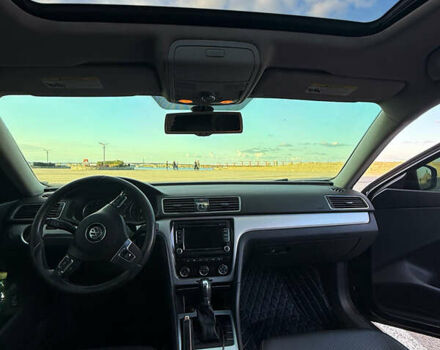 Черный Фольксваген Пассат, объемом двигателя 2.5 л и пробегом 215 тыс. км за 10500 $, фото 7 на Automoto.ua