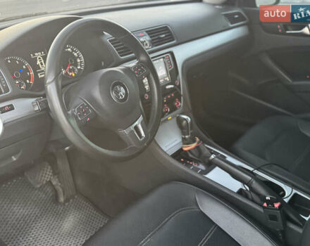 Фольксваген Пассат 2012 в Хмельницком на Automoto.ua Черный Фольксваген Пассат, объемом двигателя 2.48 л и пробегом 215 тыс. км за 10499 $, фото 10 на Automoto.ua