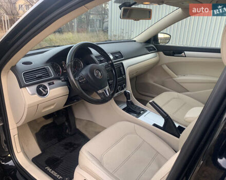 Чорний Фольксваген Пассат, об'ємом двигуна 2.5 л та пробігом 244 тис. км за 10500 $, фото 9 на Automoto.ua