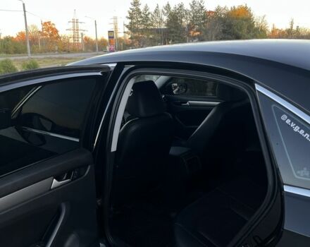 Фольксваген Пассат 2013 в Новоднестровск на Automoto.ua Черный Фольксваген Пассат, объемом двигателя 2 л и пробегом 293 тыс. км за 11500 $, фото 13 на Automoto.ua