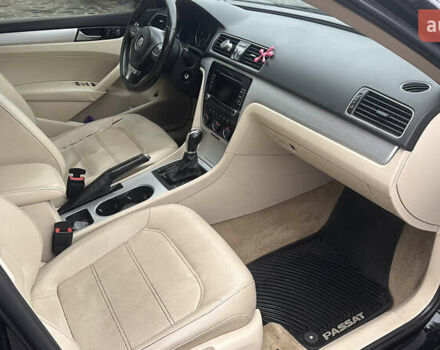 Черный Фольксваген Пассат, объемом двигателя 2.5 л и пробегом 256 тыс. км за 9300 $, фото 6 на Automoto.ua