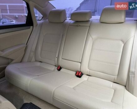 Черный Фольксваген Пассат, объемом двигателя 2.48 л и пробегом 320 тыс. км за 8799 $, фото 12 на Automoto.ua