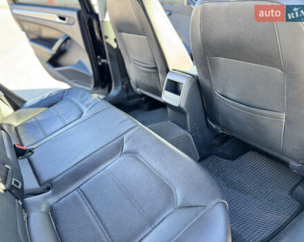 Черный Фольксваген Пассат, объемом двигателя 1.8 л и пробегом 280 тыс. км за 11300 $, фото 13 на Automoto.ua