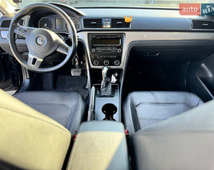 Черный Фольксваген Пассат, объемом двигателя 1.8 л и пробегом 280 тыс. км за 11300 $, фото 6 на Automoto.ua