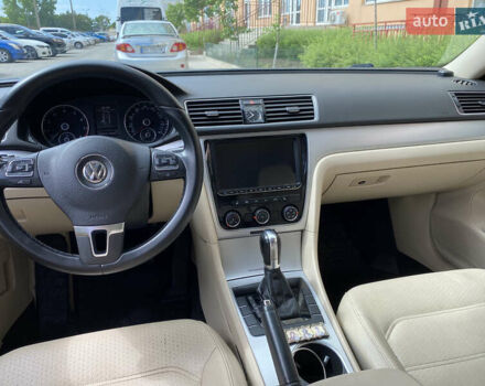 Чорний Фольксваген Пассат, об'ємом двигуна 2.48 л та пробігом 242 тис. км за 11000 $, фото 7 на Automoto.ua