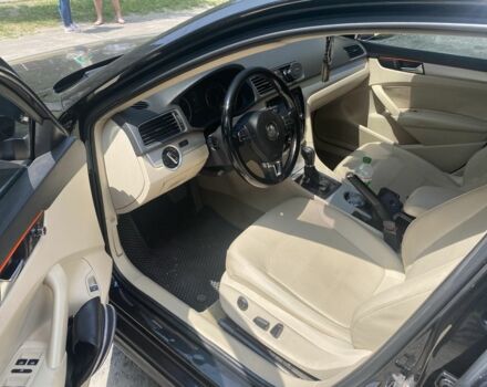 Черный Фольксваген Пассат, объемом двигателя 2.5 л и пробегом 285 тыс. км за 8700 $, фото 6 на Automoto.ua