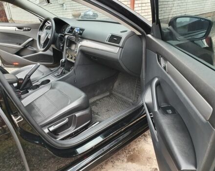 Черный Фольксваген Пассат, объемом двигателя 2.5 л и пробегом 224 тыс. км за 9633 $, фото 4 на Automoto.ua