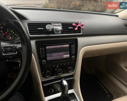 Черный Фольксваген Пассат, объемом двигателя 2.5 л и пробегом 256 тыс. км за 9300 $, фото 10 на Automoto.ua